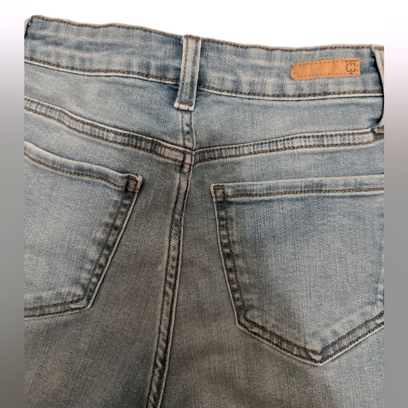 True Craft Multi Button Light Distressed Denim Blue Jean Shorts Women’s size 3 - Picture 5 of 9